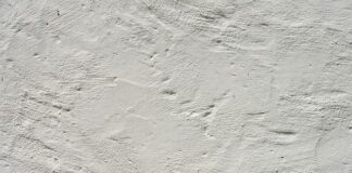 Jak usunąć farby witrażowe z ubrań?