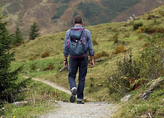 Czym się różni plecak turystyczny od trekkingowego?