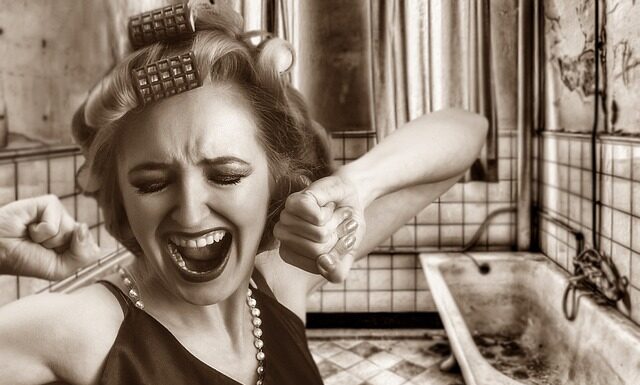 Czy do łazienki musi być specjalne lustro?